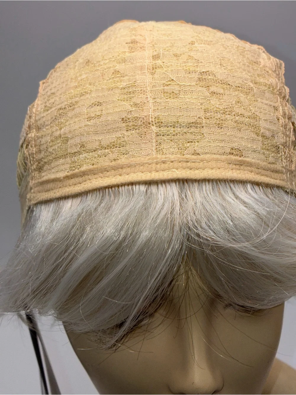 Short Layered Synthetic Wig in Light Blonde - Sleek Everyday Style